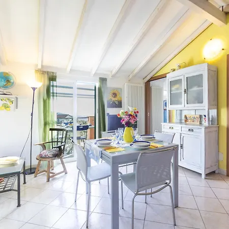 アパート Graziella By Interhome インペリア